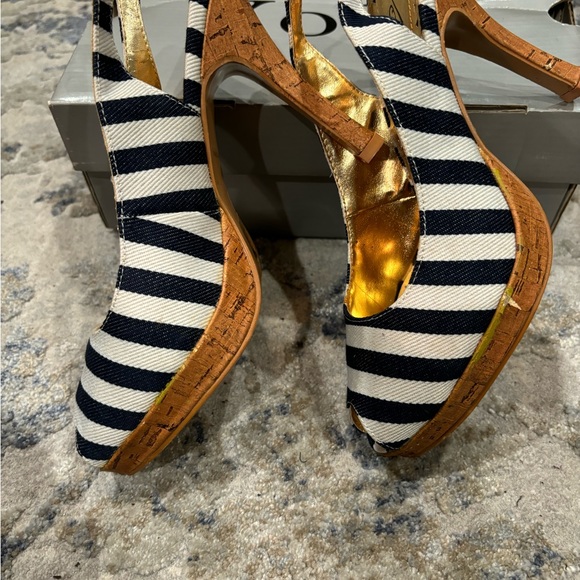 Yoki blue & white striped peep toe heel. - Picture 8 of 14